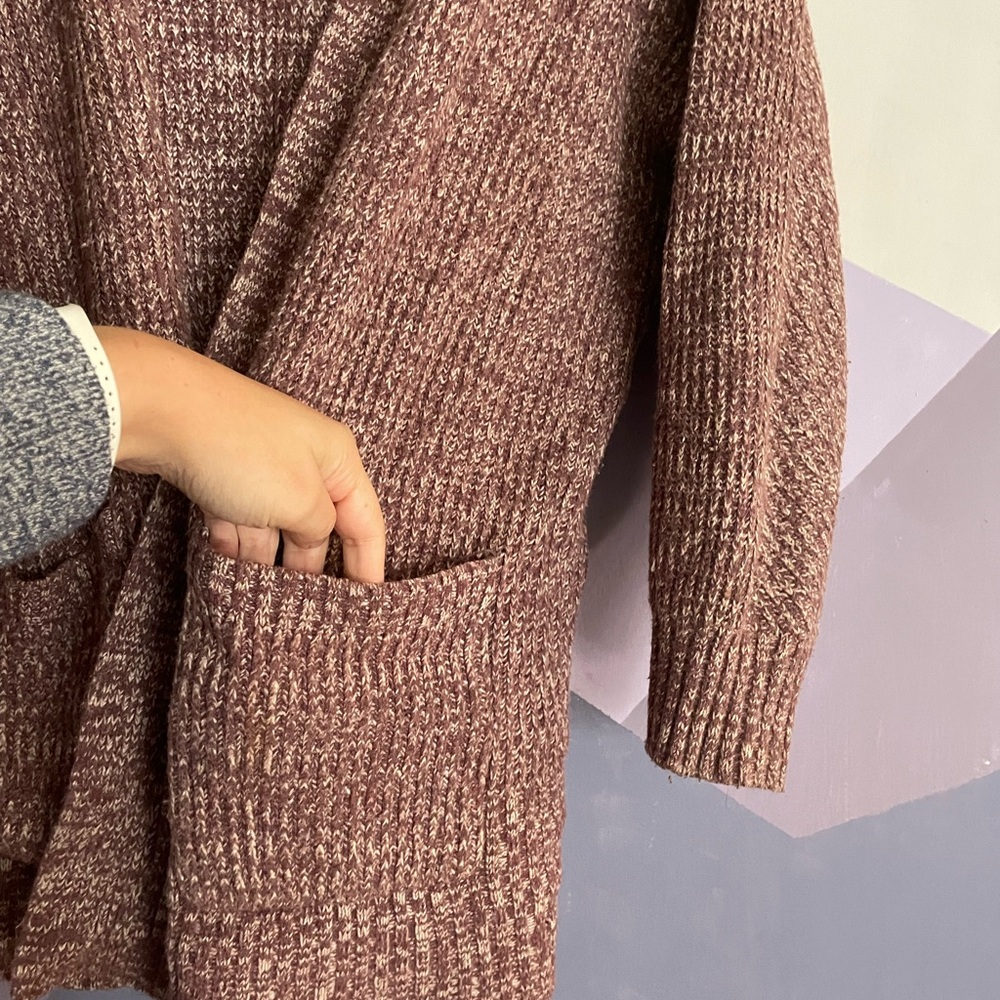 • chunky knit burgundy cardigan • - Picture 6 of 6
